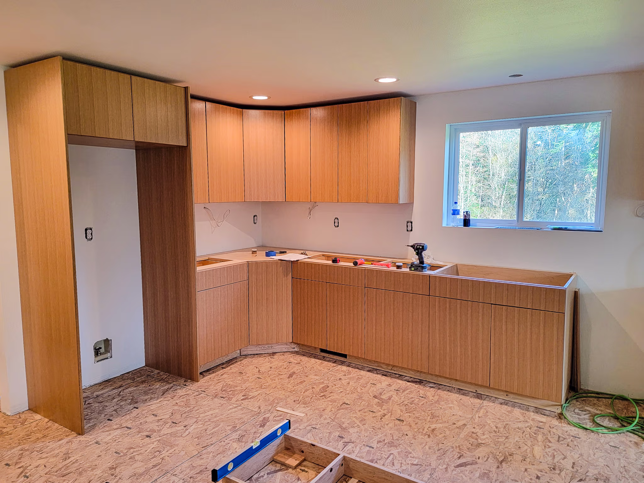 installed kitchen cabinets
